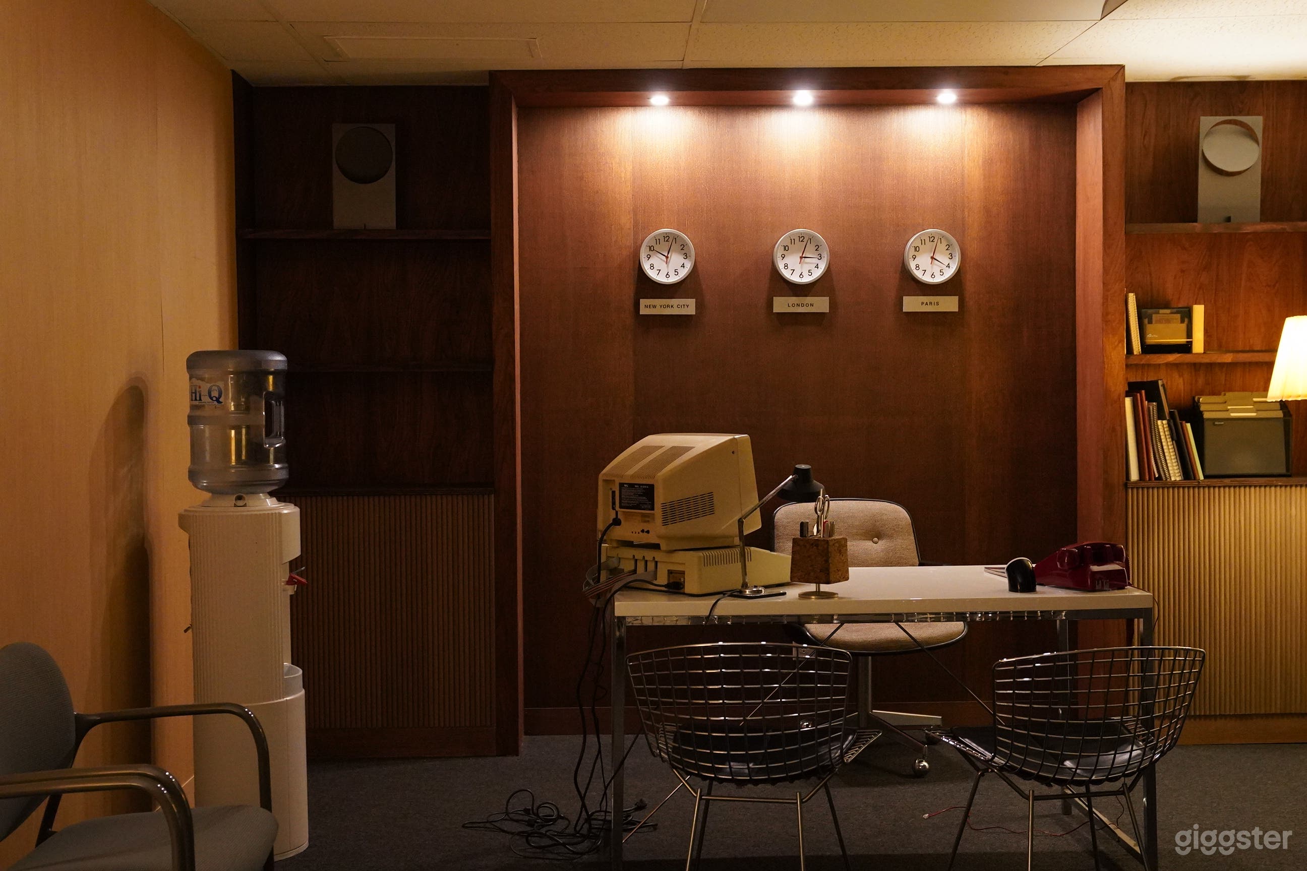 Retro 80s & 90s Office Chic | 360° Set near DTLA Photo 2