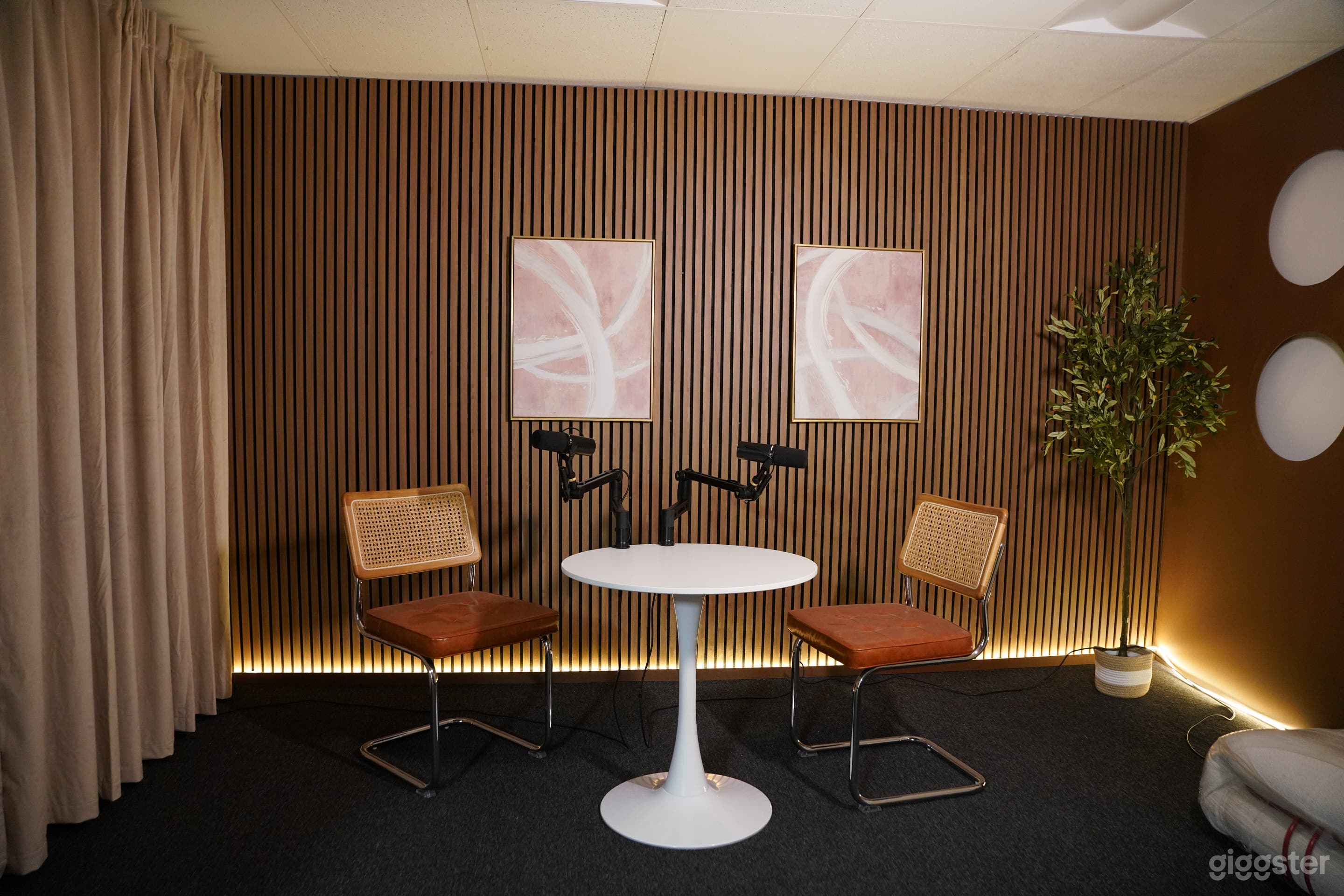 Podcast Studio | Video & Photography, Multi-set near DTLA Photo 4