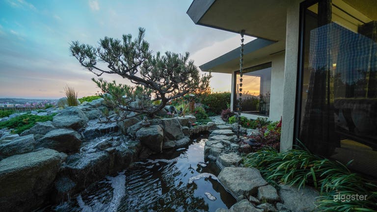  Big Glass House with Ocean Mountain Views 