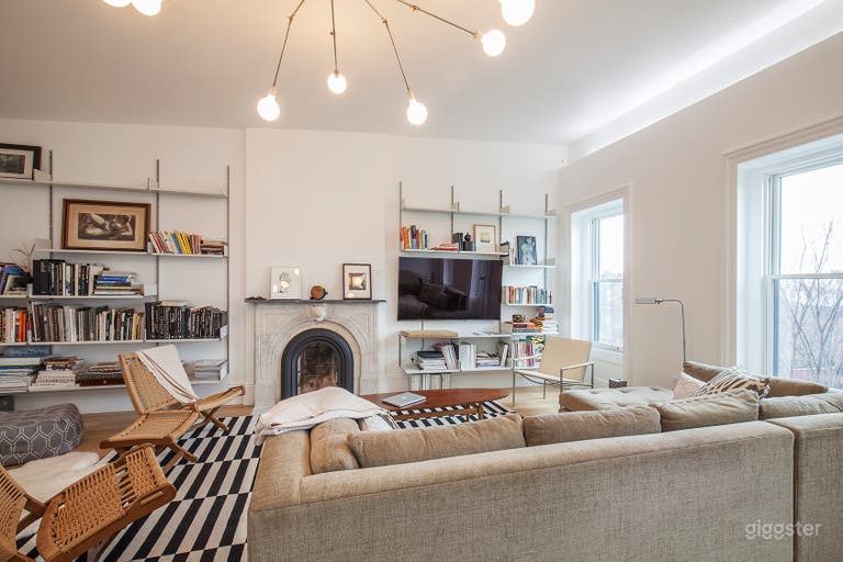  Brooklyn Townhouse With White Elegant Interior  