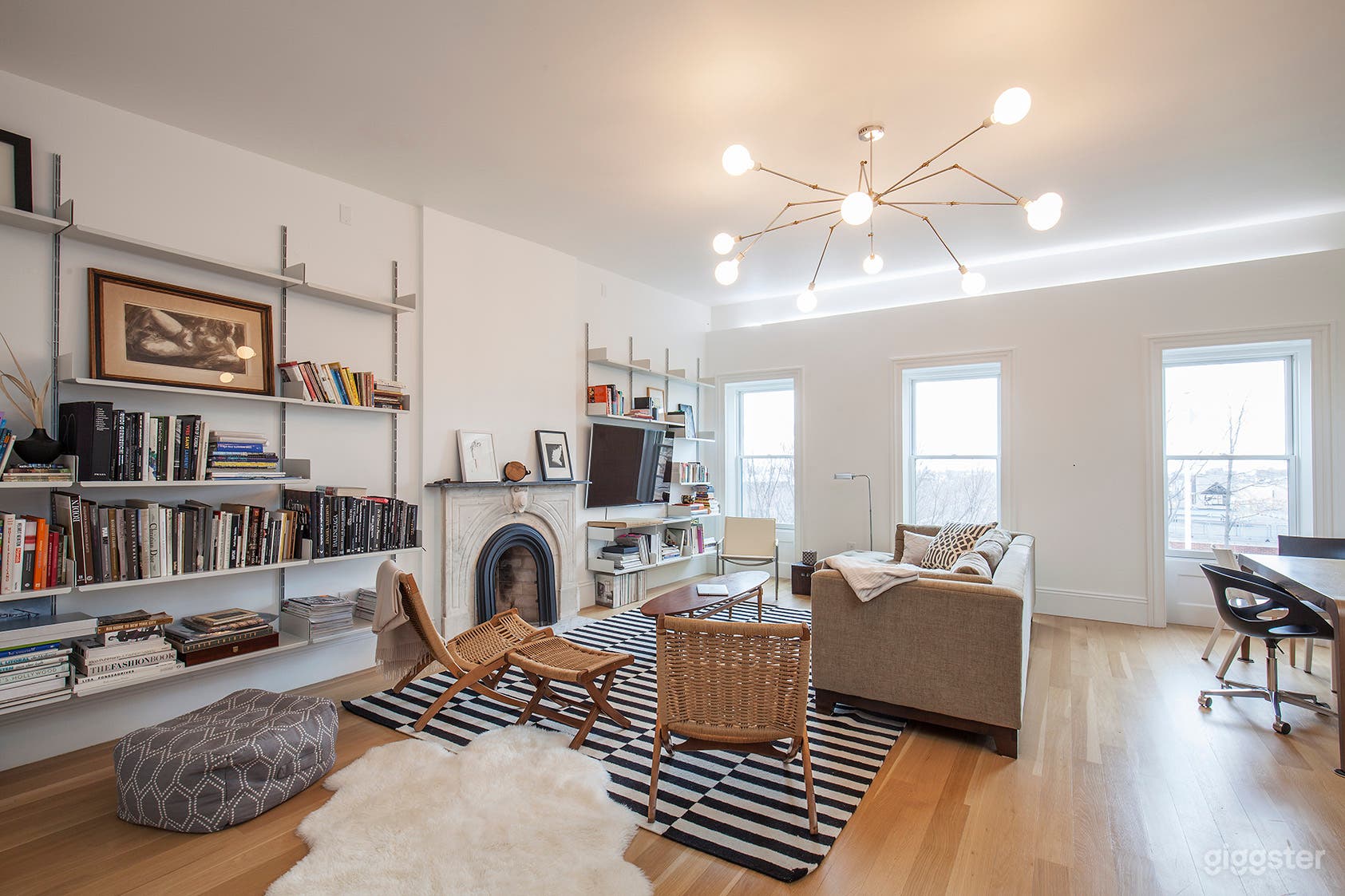 Brooklyn Townhouse With White Elegant Interior  Photo 3