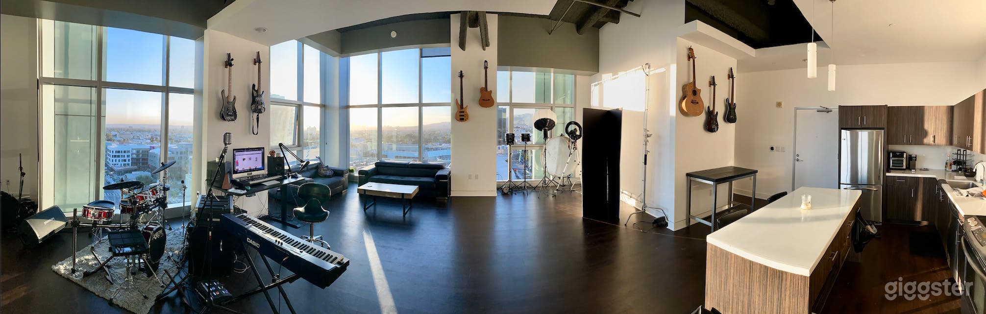Hollywood High Rise Loft &amp; Studio w/Great Views! Photo 2