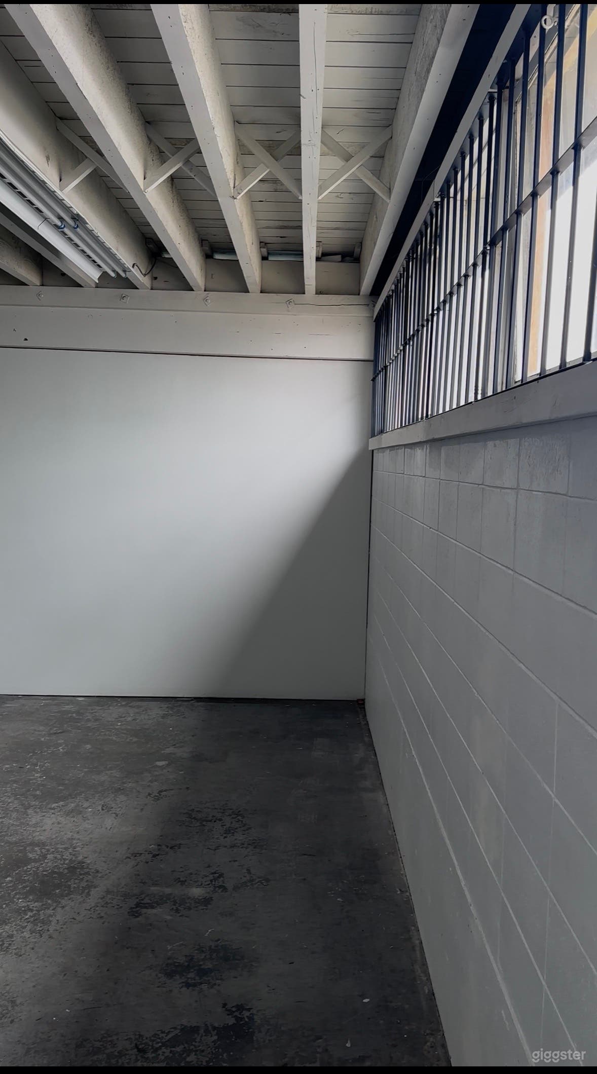 Bright Industrial Space in Creative Community Photo 3