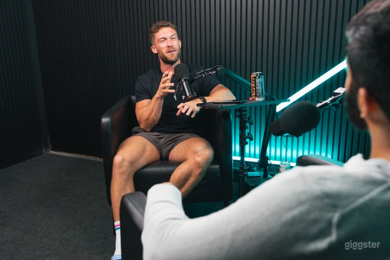  Podcast Studio – Record & Get Edited File 