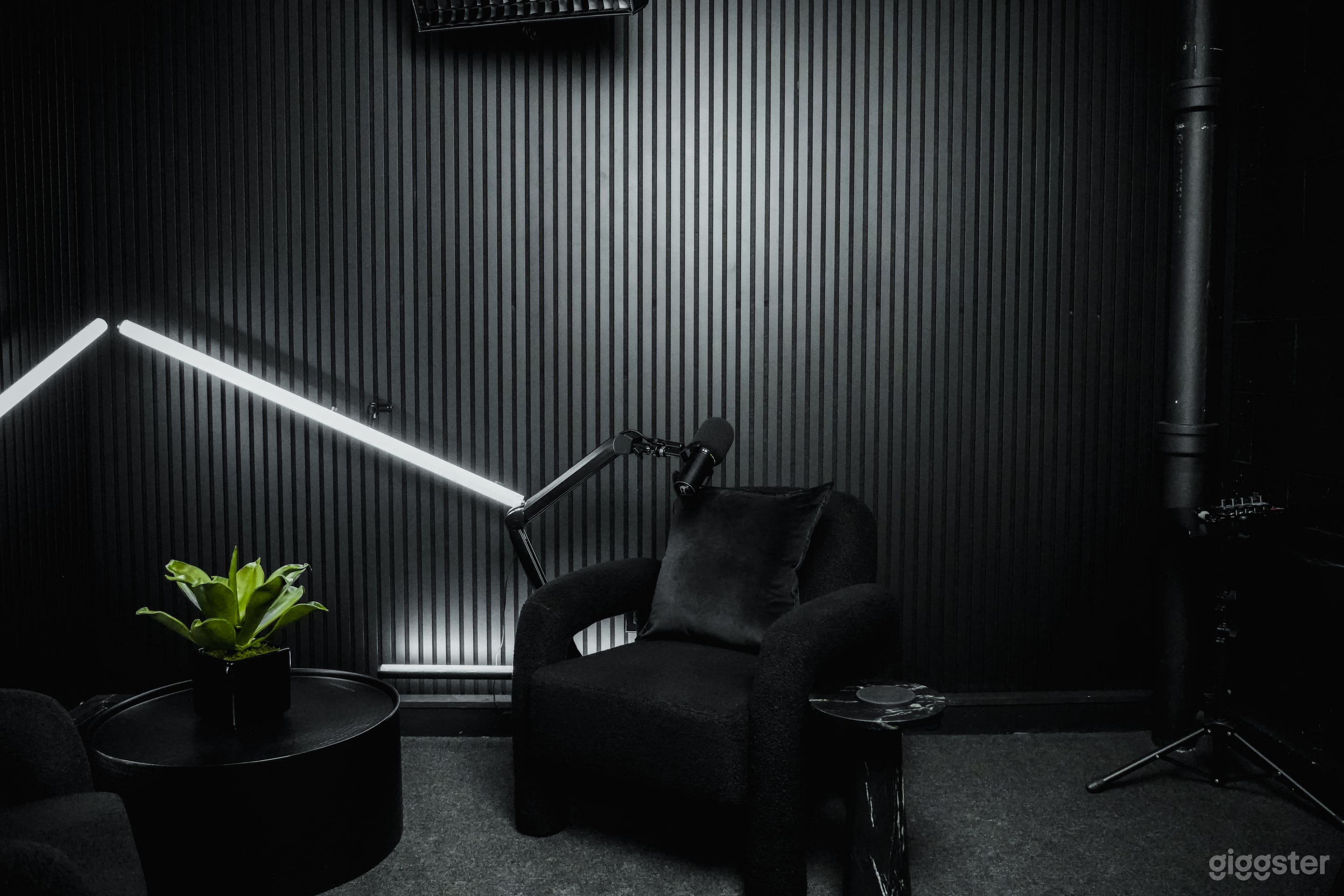 Podcast Studio – Record & Get Edited File Photo 3
