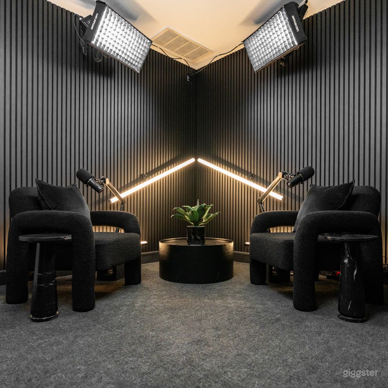  Podcast Studio – Record & Get Edited File 