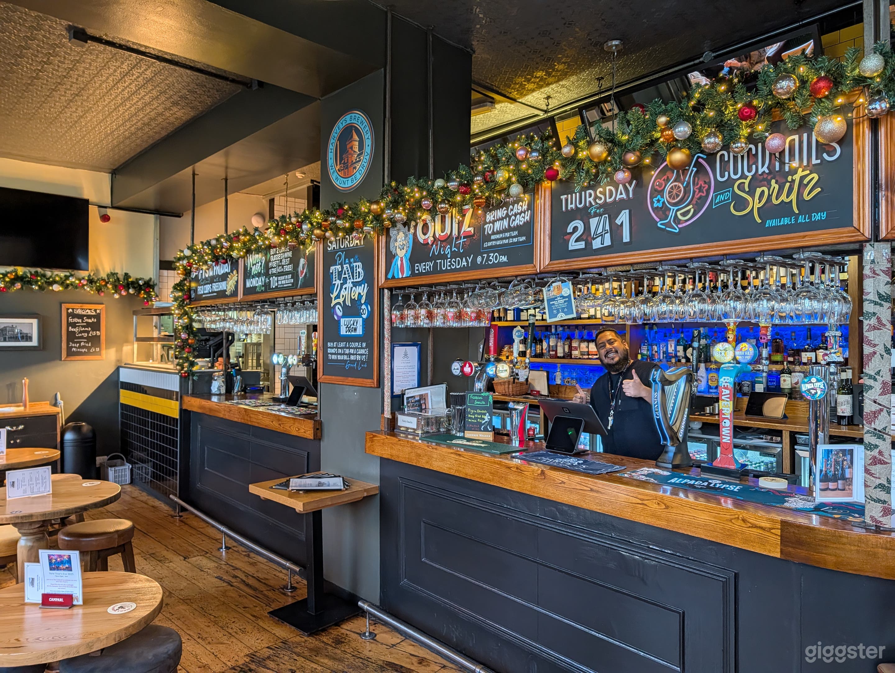 Traditional London Pub w/ Roof Terrace &amp; Private Room Photo 3