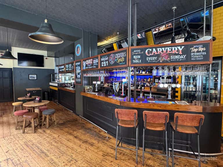  Traditional London Pub w/ Roof Terrace & Private Room 