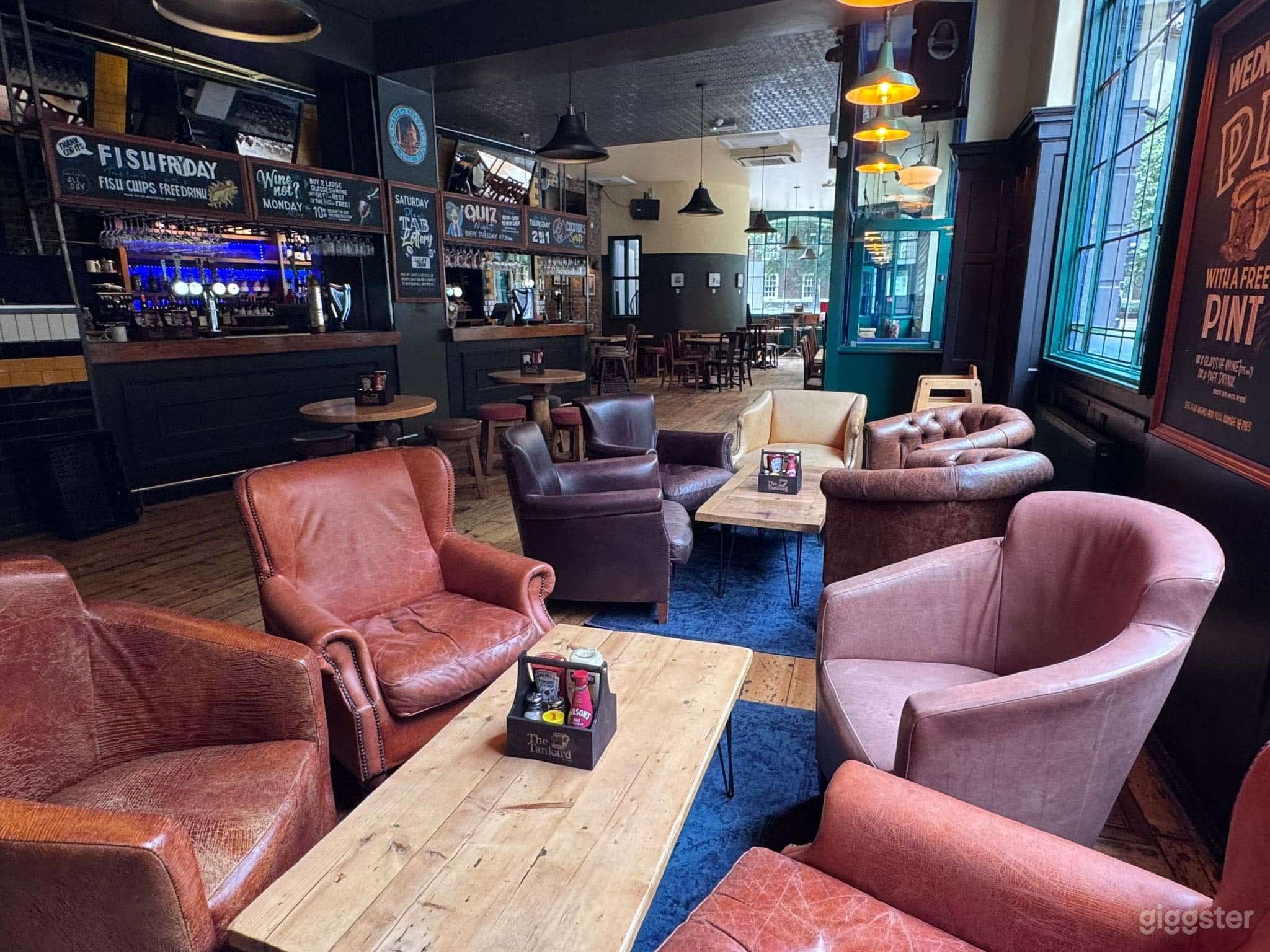 Traditional London Pub w/ Roof Terrace &amp; Private Room Photo 1