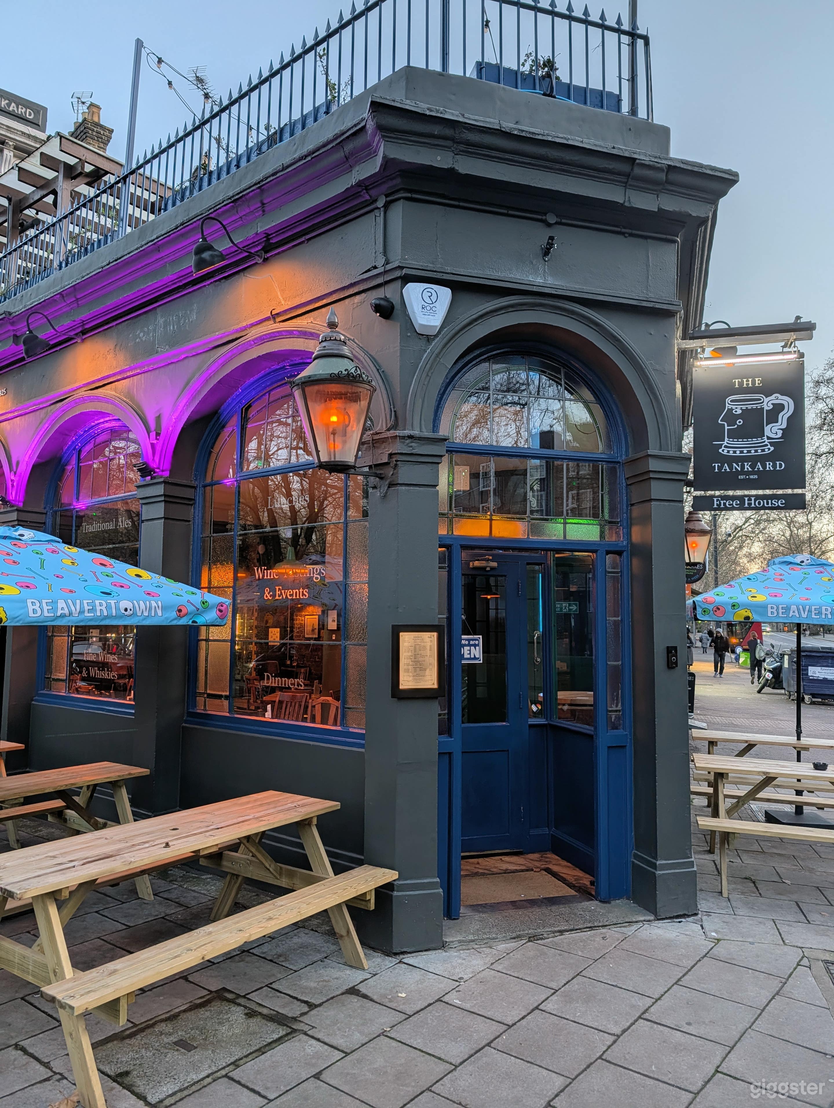 Traditional London Pub w/ Roof Terrace & Private Room Photo 2