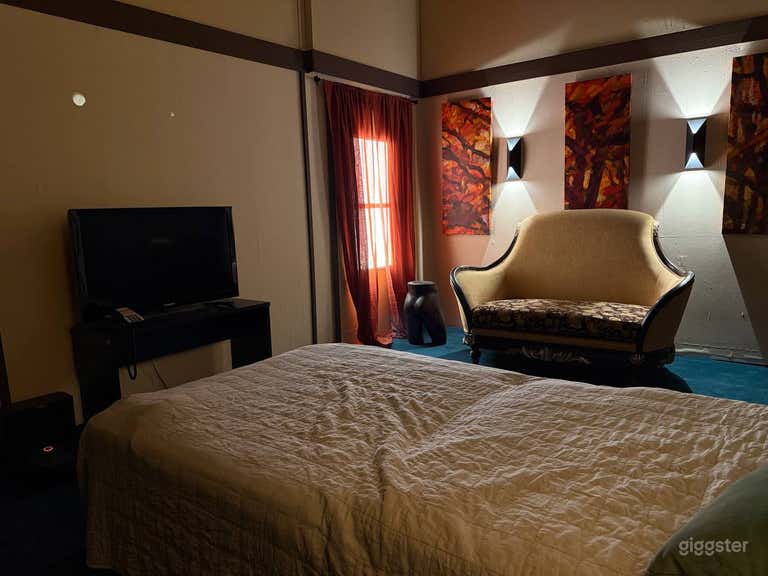  Hotel/Motel Vintage 70s Room Standing Set 