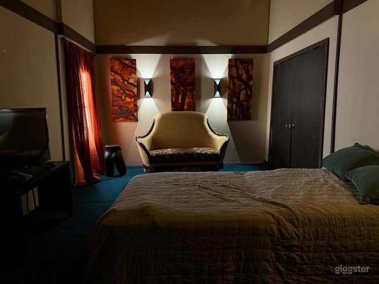  Hotel/Motel Vintage 70s Room Standing Set 