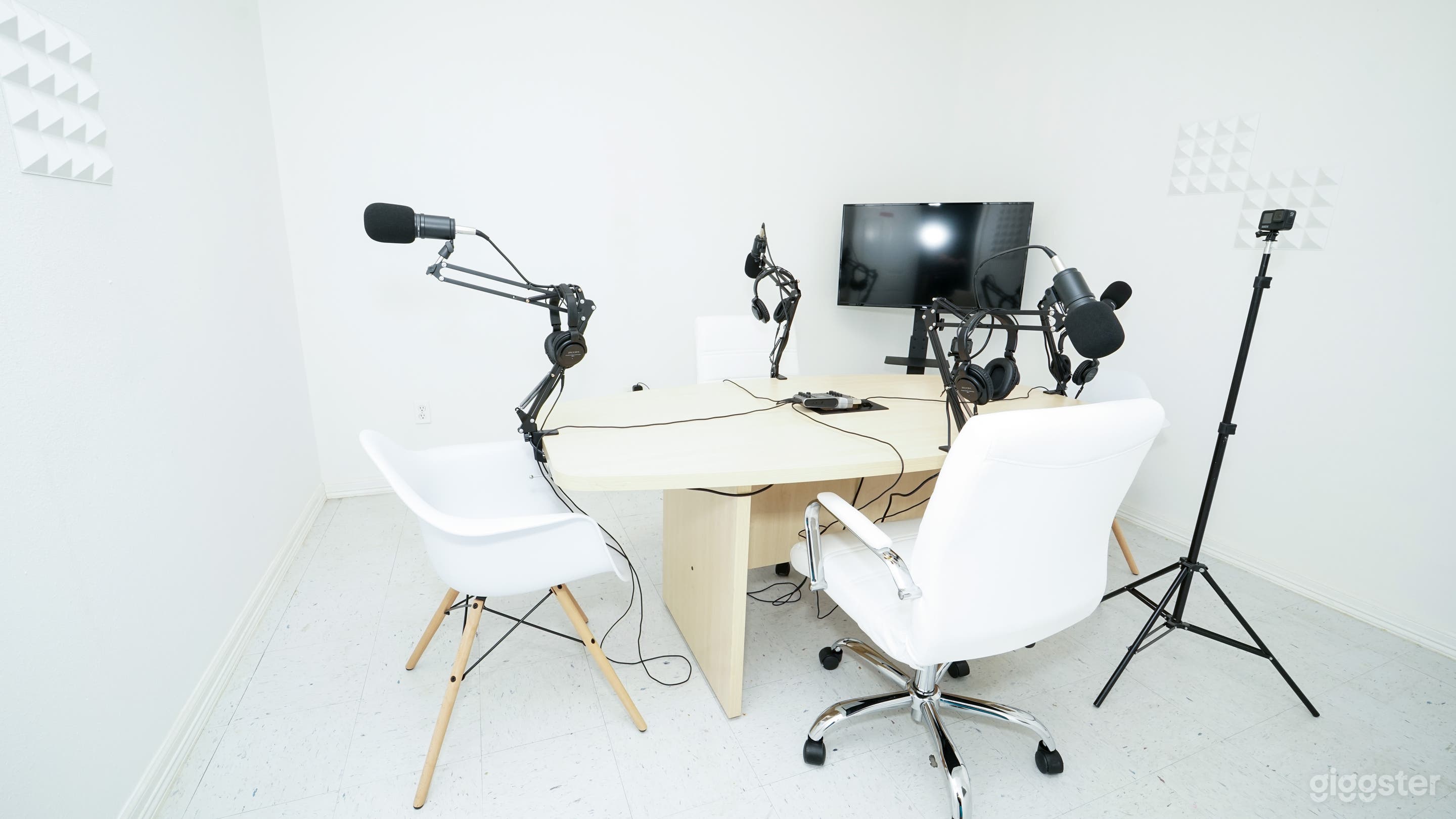 Flat screen for logos