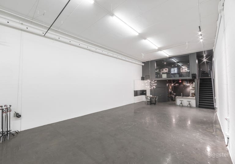  Modern Loft Event Space for Shoots + Gatherings 
