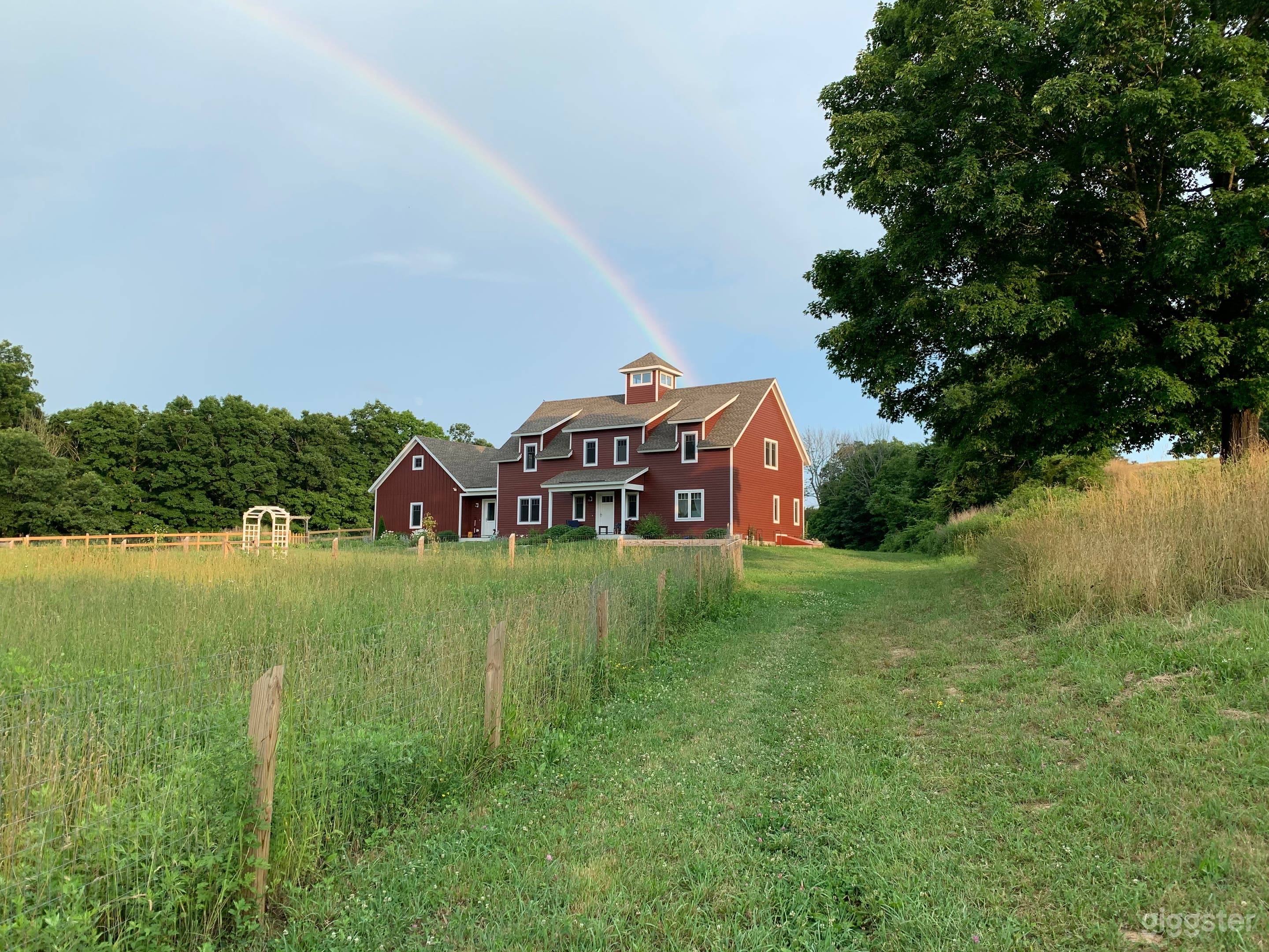 8-Acre Blank Canvas Farm near NYC/Boston - Empty Farmhouse Photo 4
