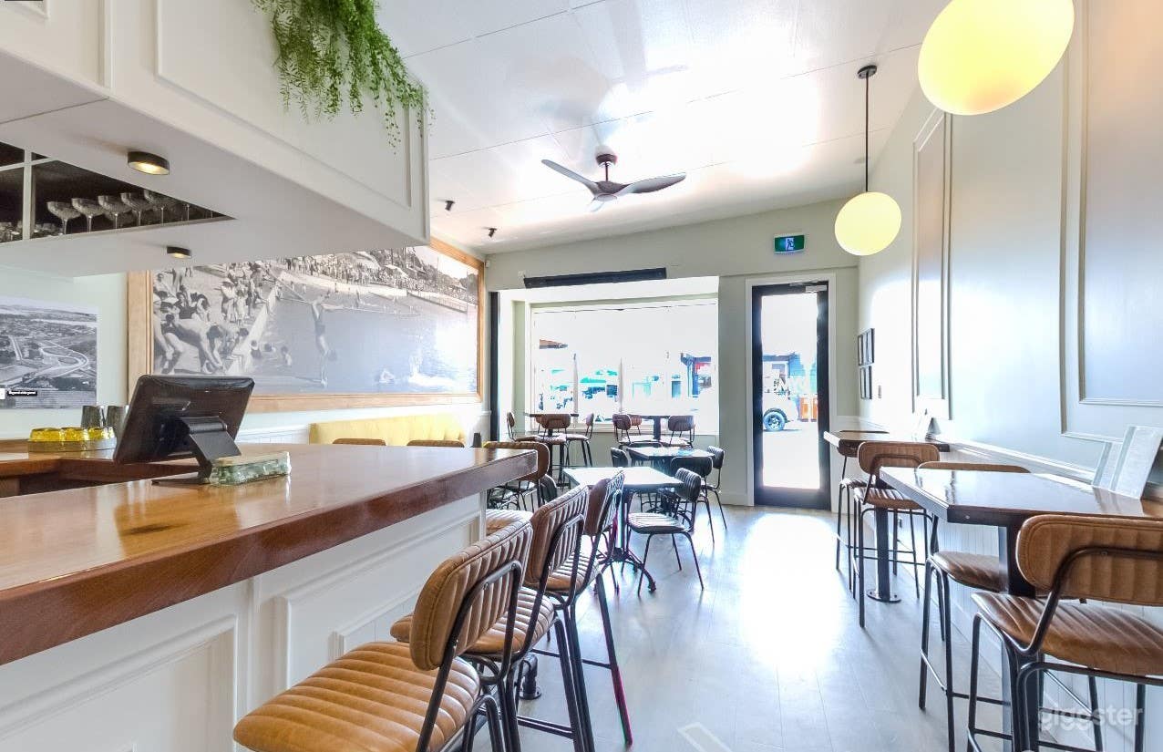 Dream Bar With Commercial Kitchen Photo 4