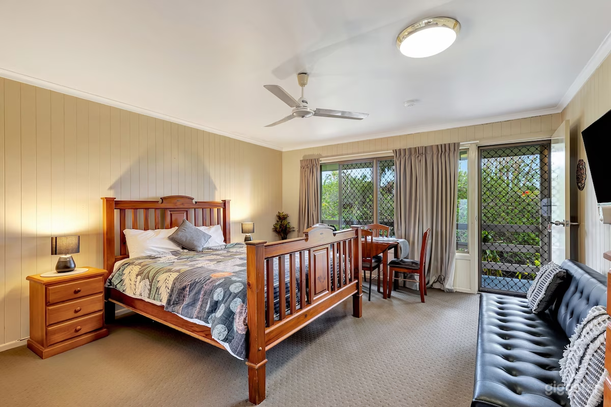 Economy Queen Villa Photo 2