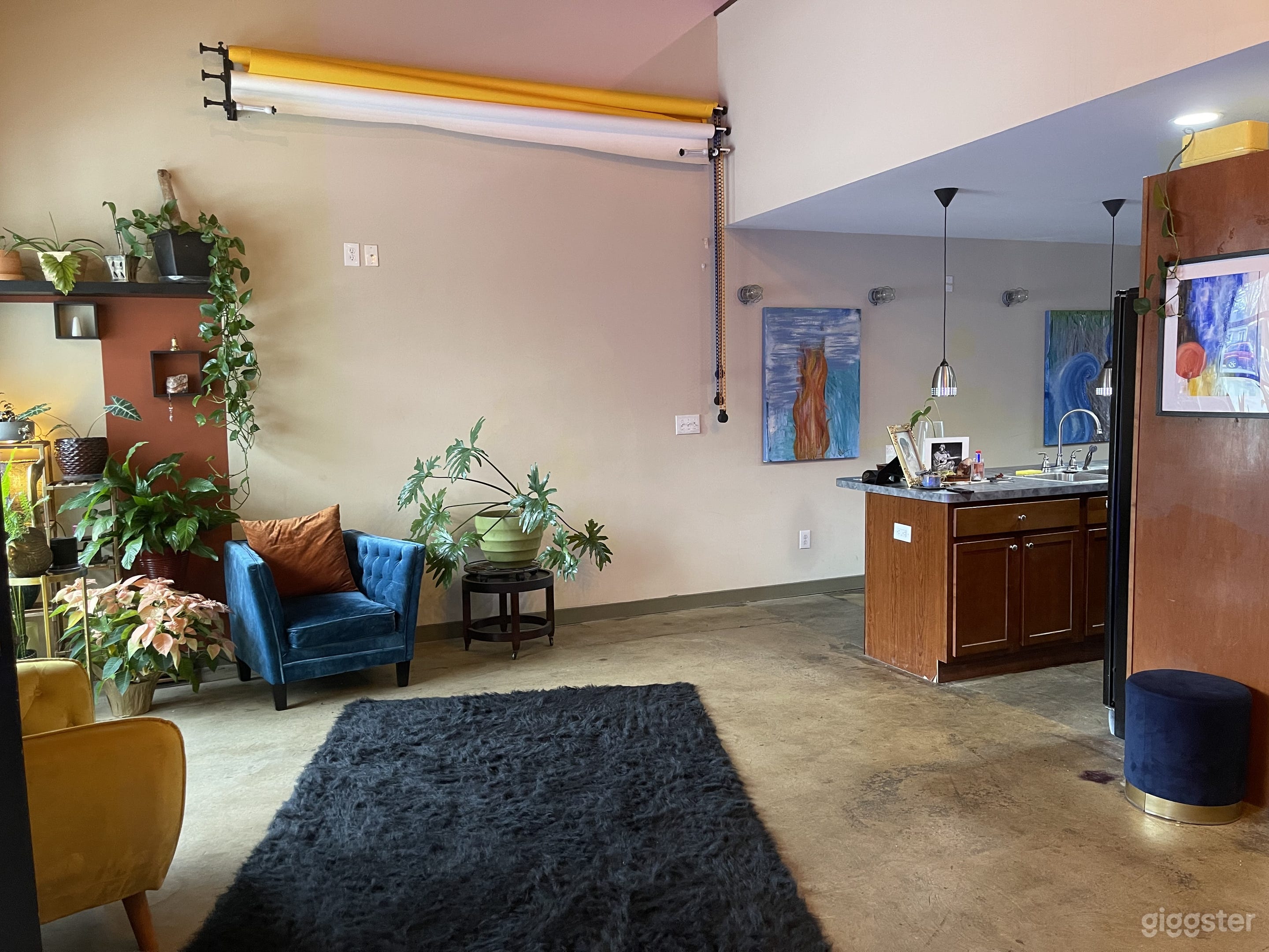 Living room into open kitchen 