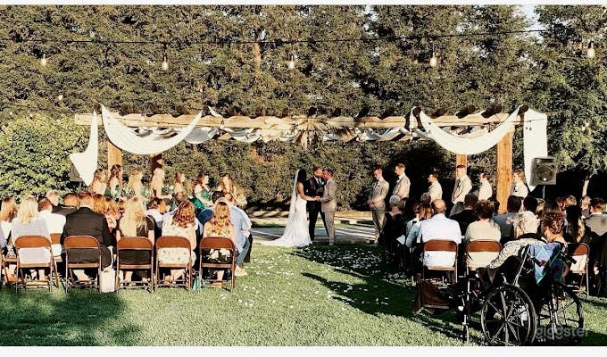 Elegant and Upscale Barn/Farm-Style Wedding Venue in Kingsburg Photo 1