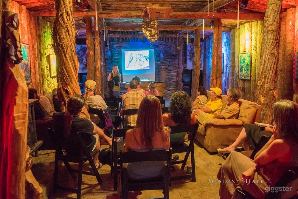 Spacious Siloon Space for Versatile Use Photo 4