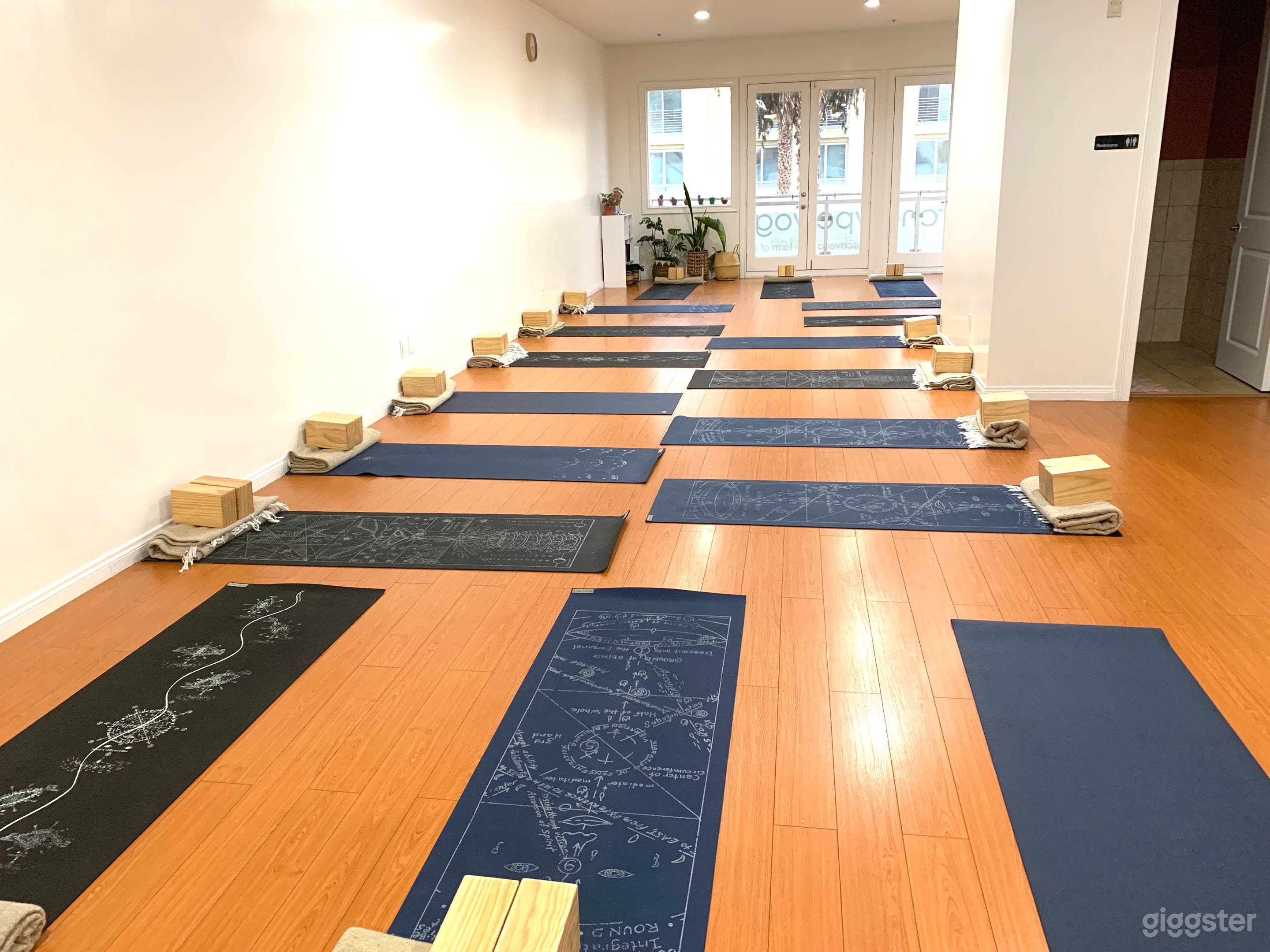 Wide open space approximately 40ft x 15ft