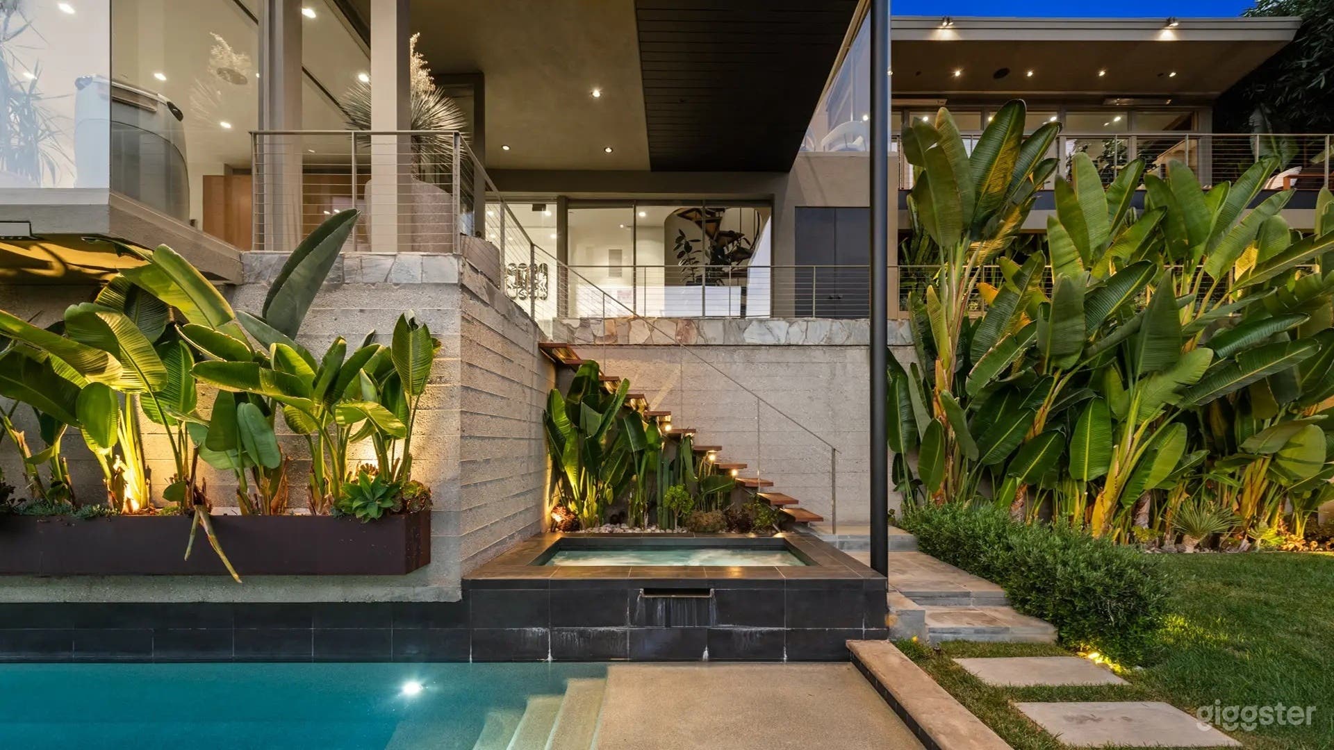 JUNGLE MODERN TROPICAL POOL HIDEAWAY Photo 3