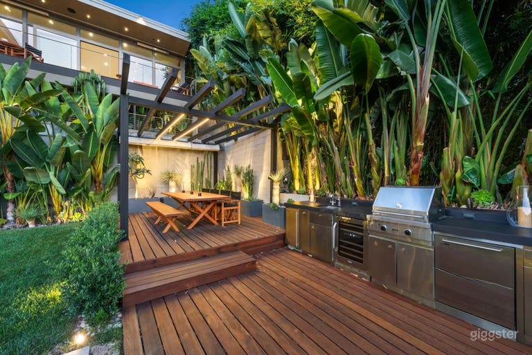  JUNGLE MODERN TROPICAL POOL HIDEAWAY 