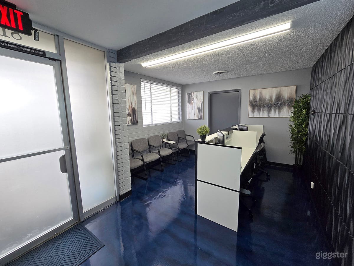 Front Lobby
(Non-Filming Area)