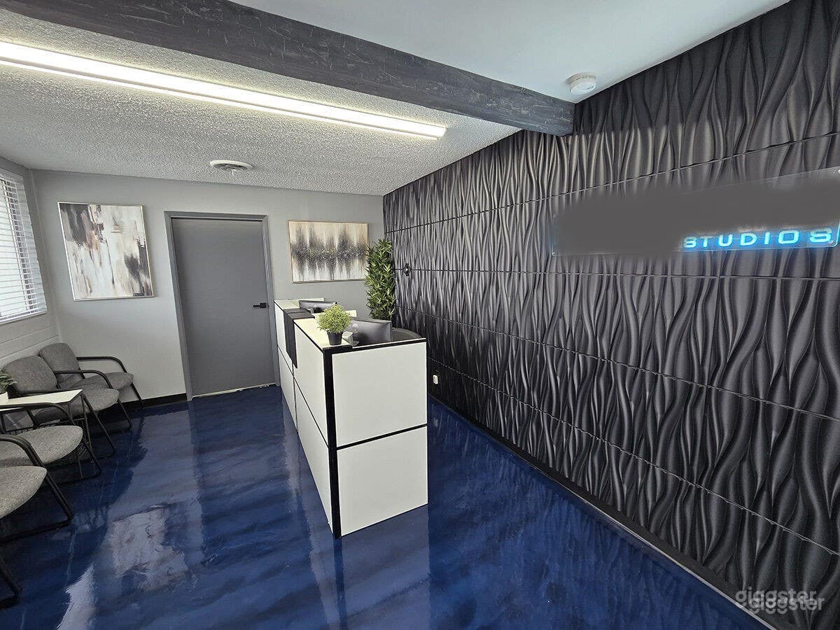 Front Lobby
(Non-Filming Area)