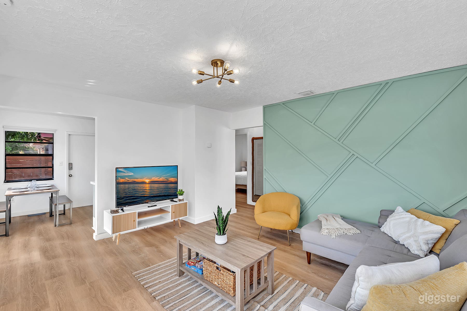 Boho Chic Chateau Unit 1 Photo 1