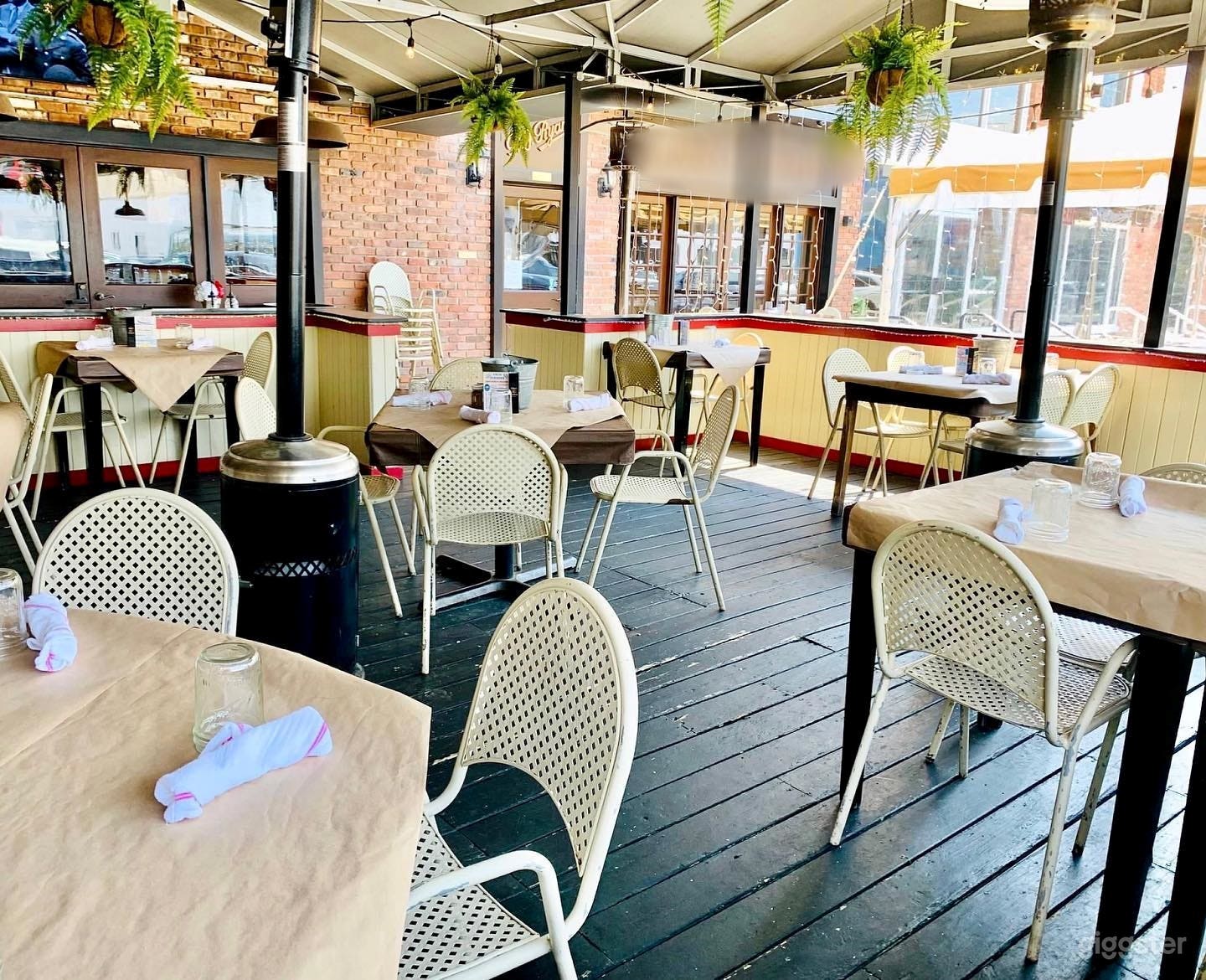 Norwalk's Bar and BBQ Restaurant in Casual Surroundings with Outdoor Seating (Entire Venue Buyout) Photo 3