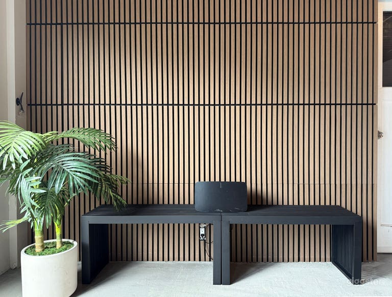  Photo / Video Production Studio - Content Creation 