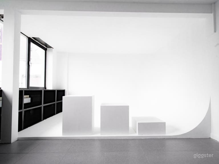  Studio 2 Infinity Cove | Pro Lighting London 