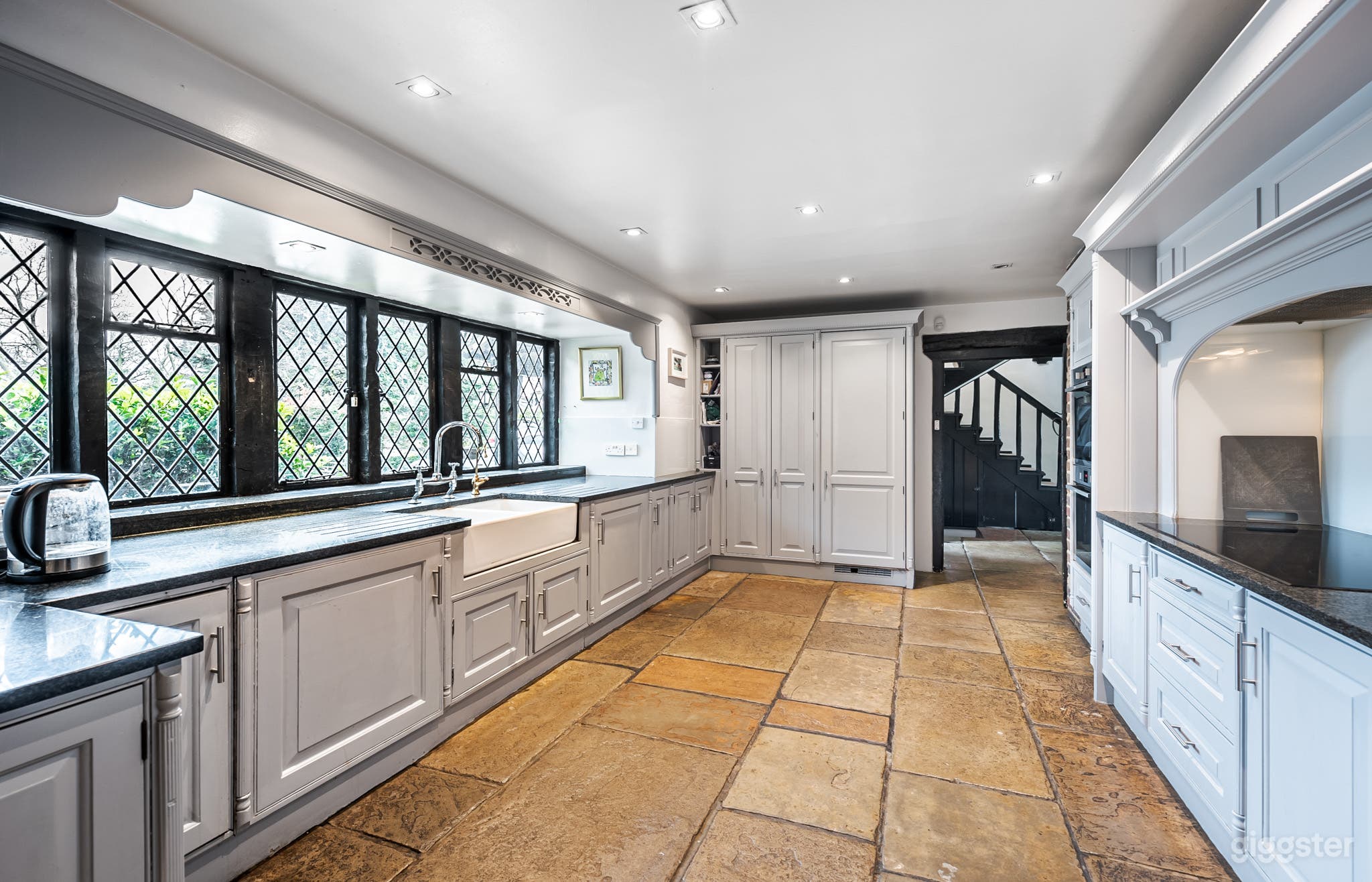 Large Period House With Garden And Swimming Pool Photo 4