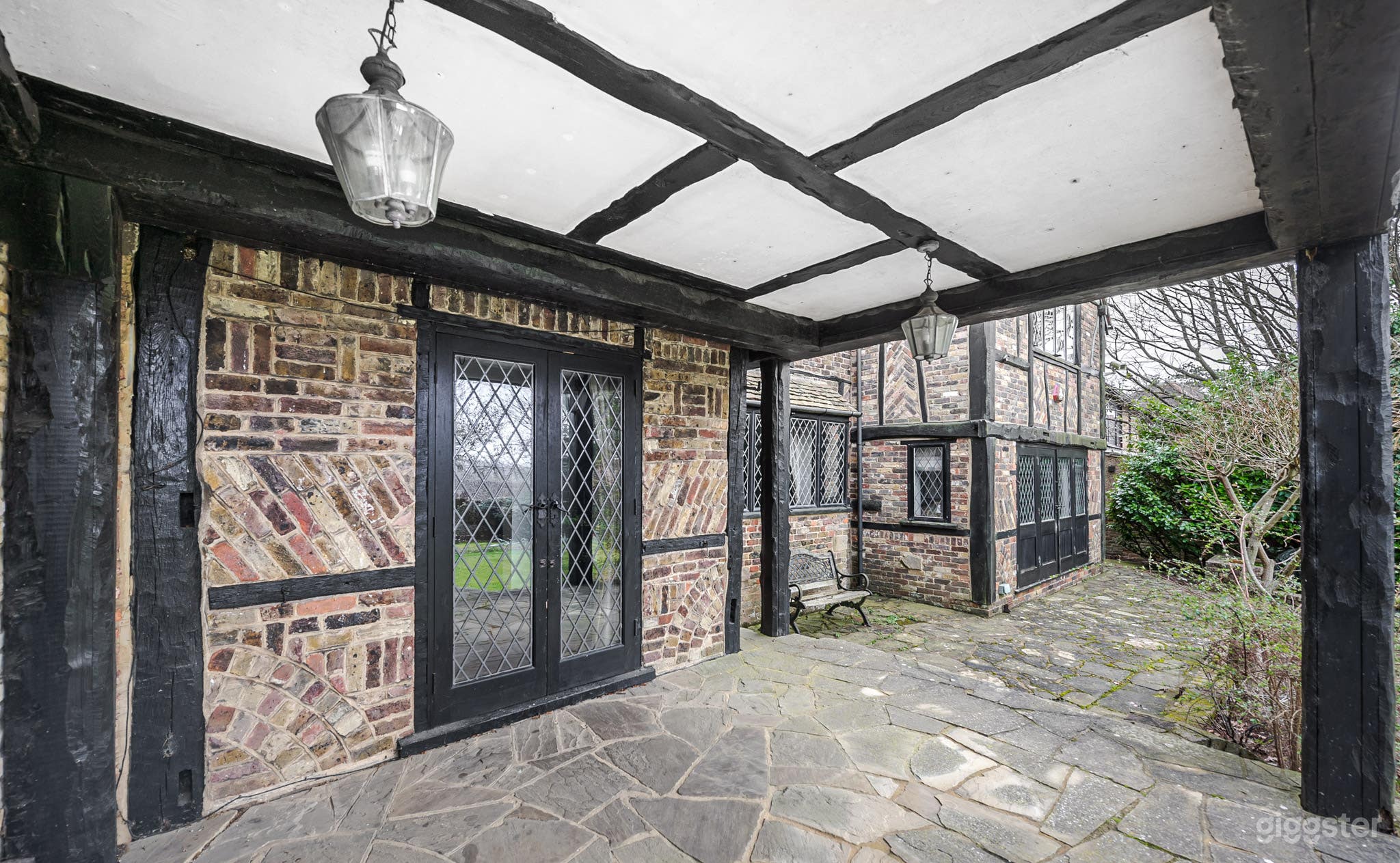 Large Period House With Garden And Swimming Pool Photo 2