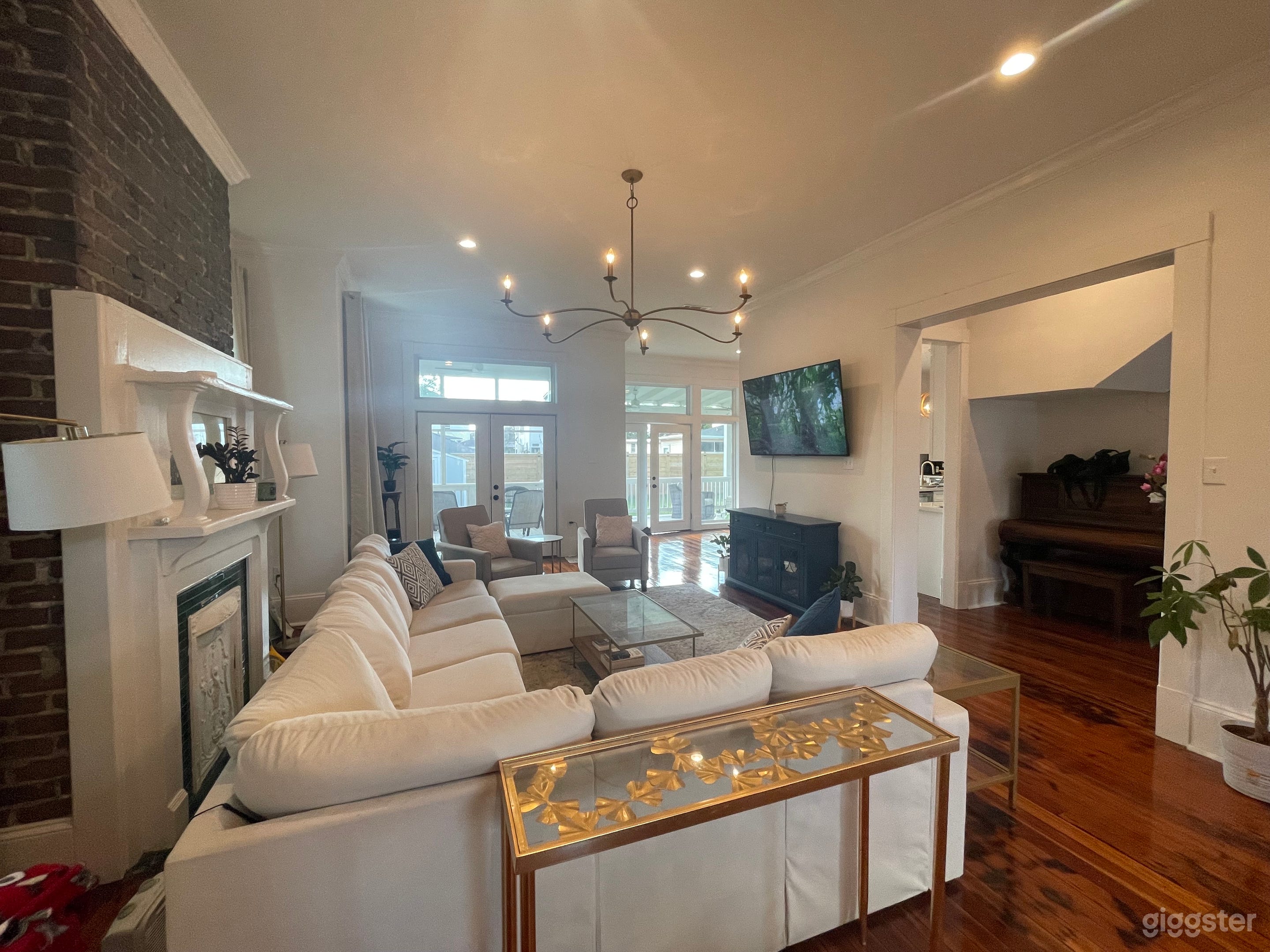 Modernly renovated historic home Photo 4