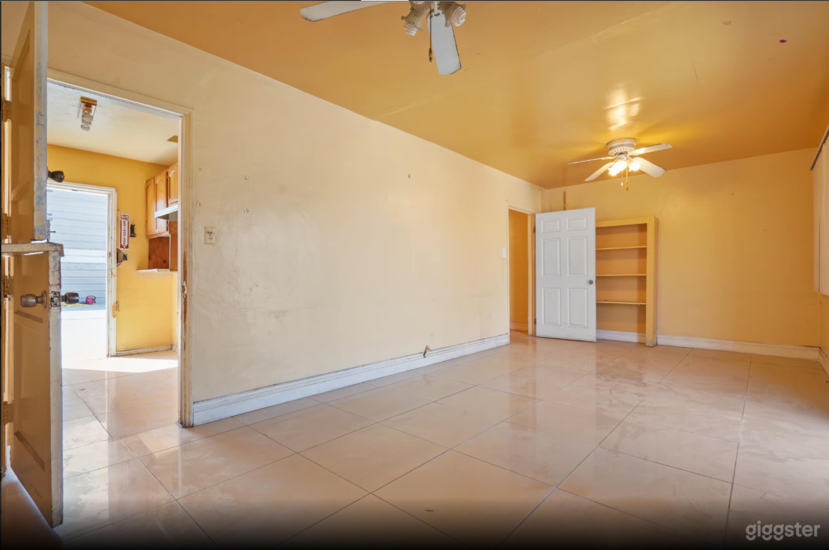 Vintage Multi-Room Production Space with Retro Interiors Photo 3