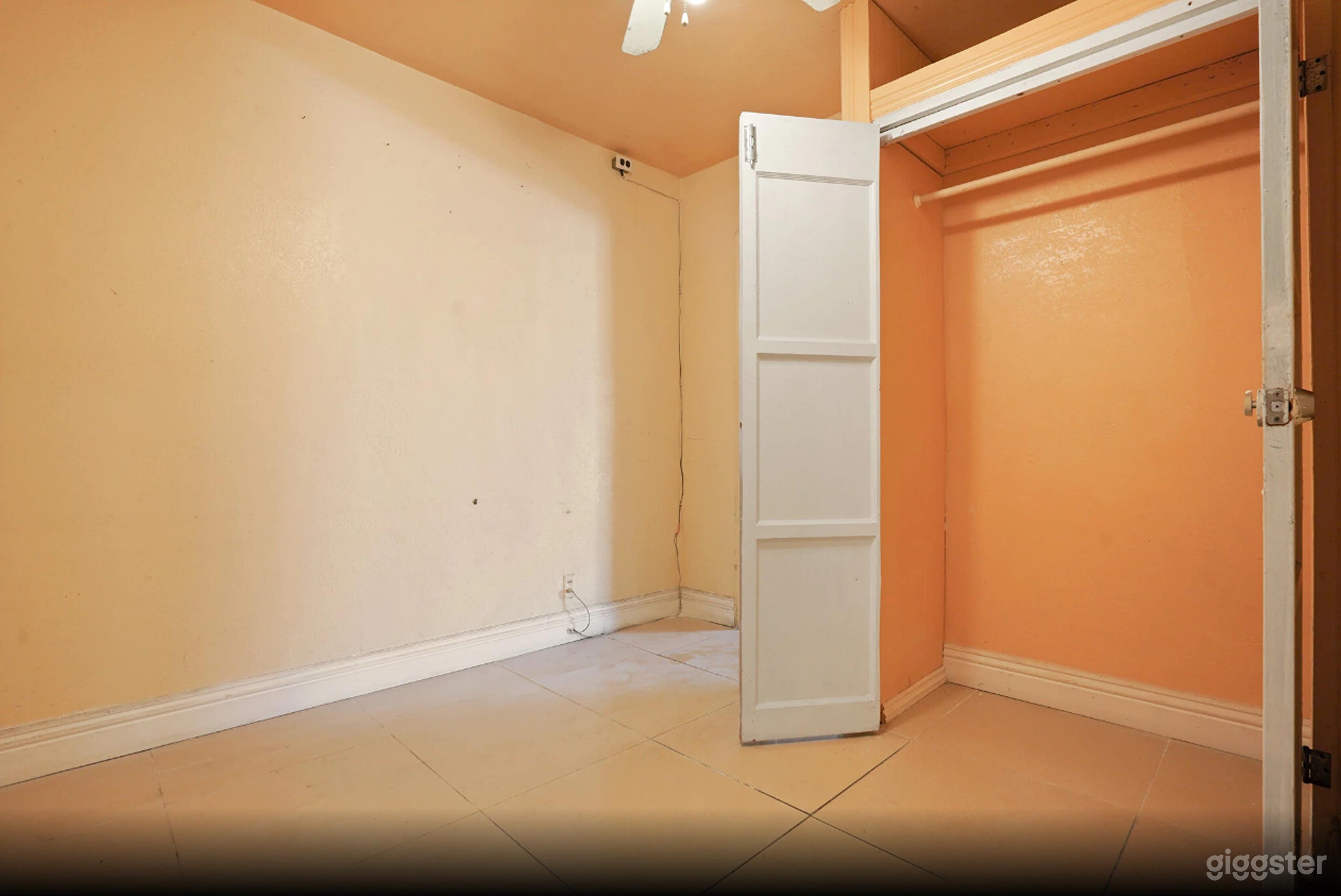 Vintage Multi-Room Production Space with Retro Interiors Photo 1