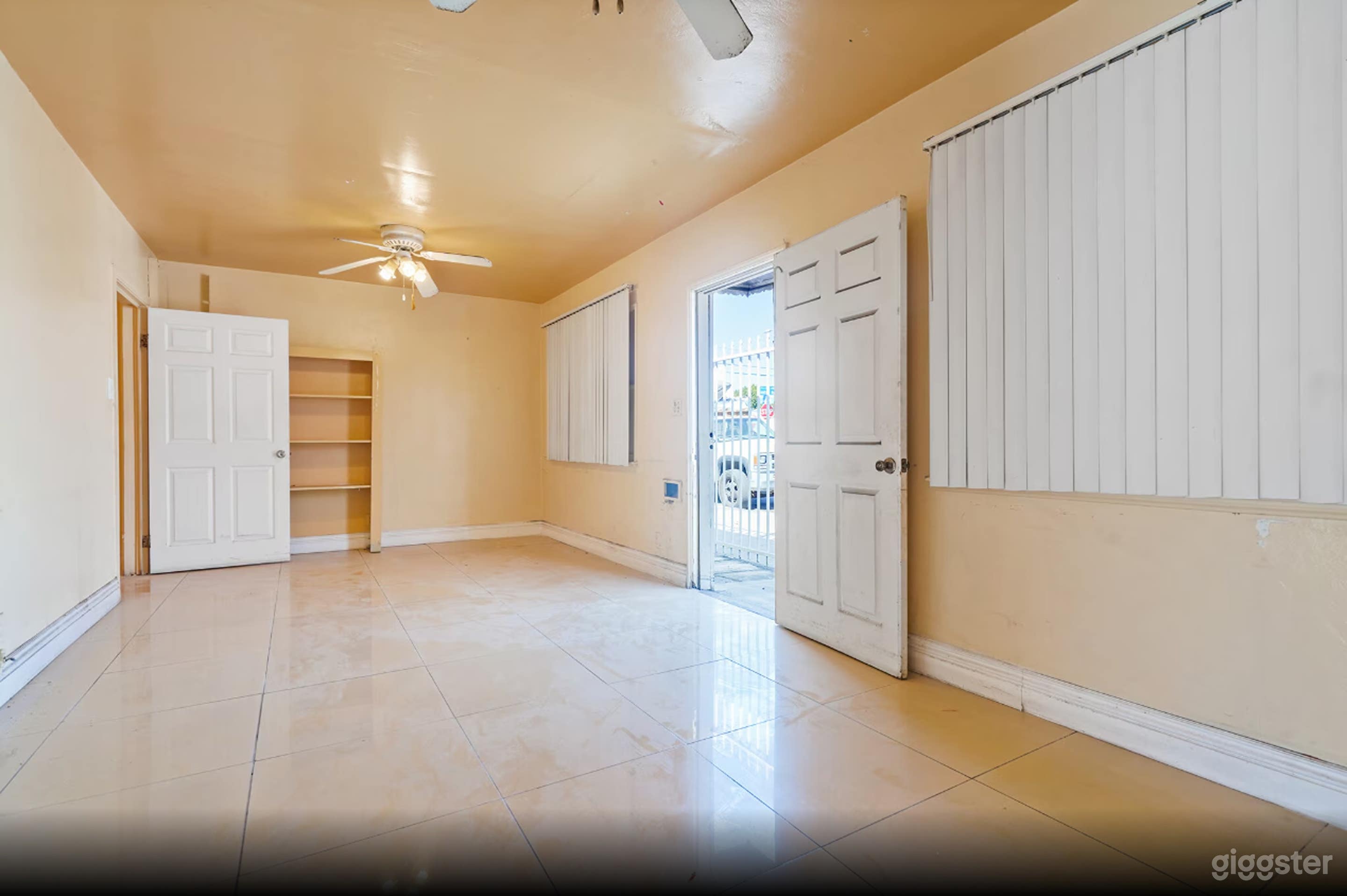 Vintage Multi-Room Production Space with Retro Interiors Photo 4