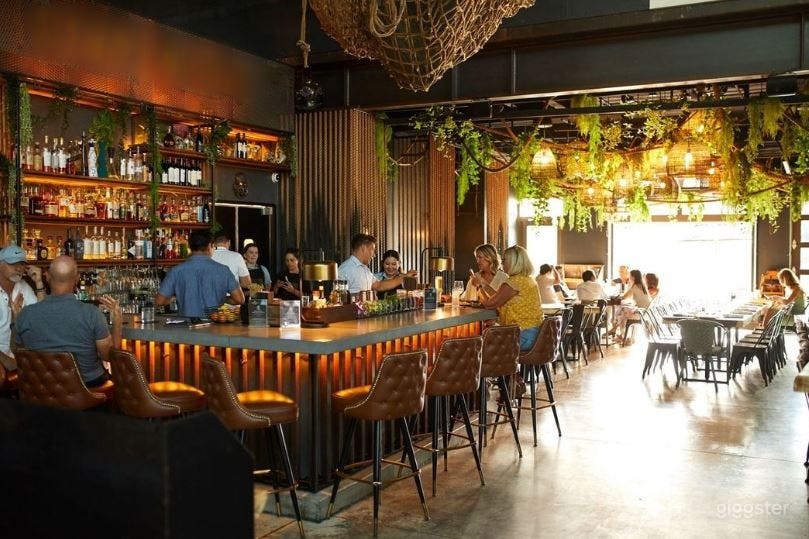 Casual Restaurant with Coastal Vibes Photo 3