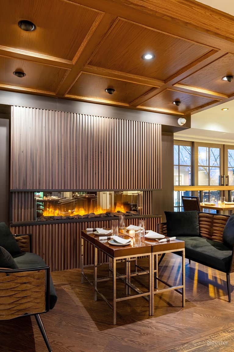  Mezzanine with fireplace for relaxed dining & mingling 