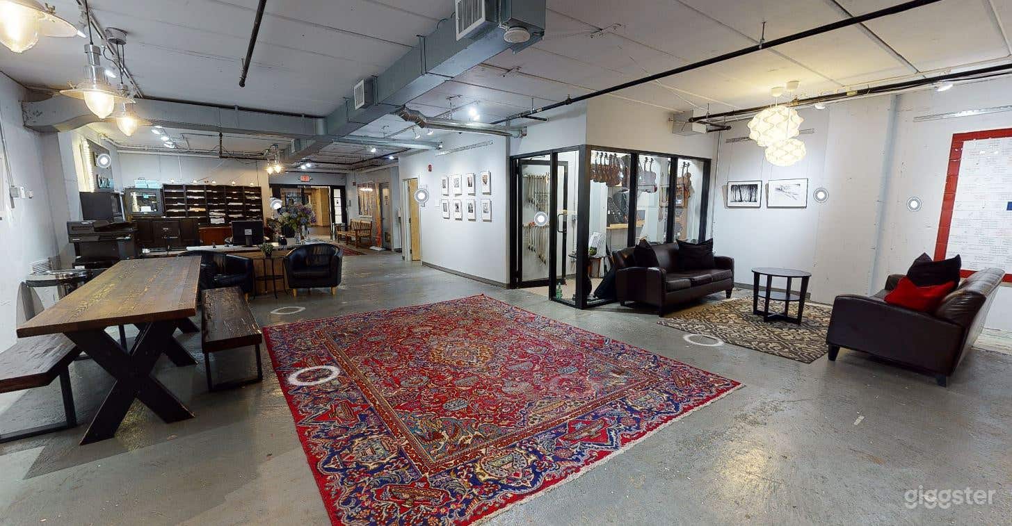 Large Central Music Lobby Photo 1