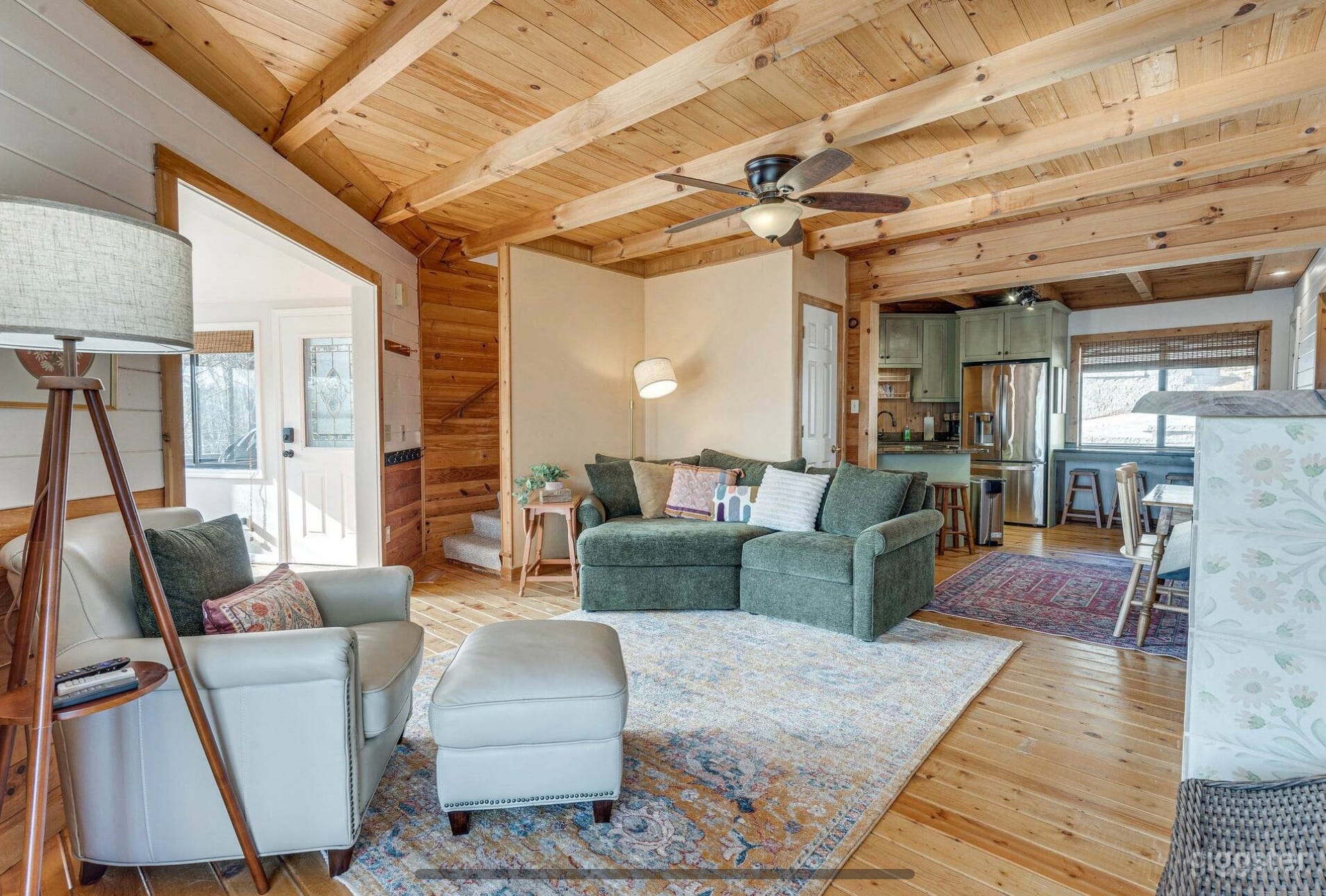 Blue Ridge Sunrise Treehouse Photo 2