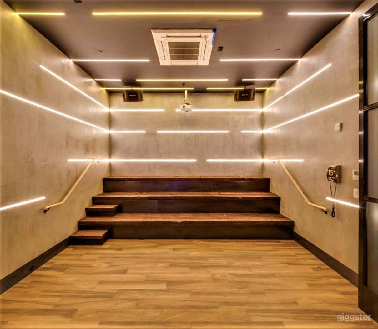 Karaoke VIP Room Photo 4