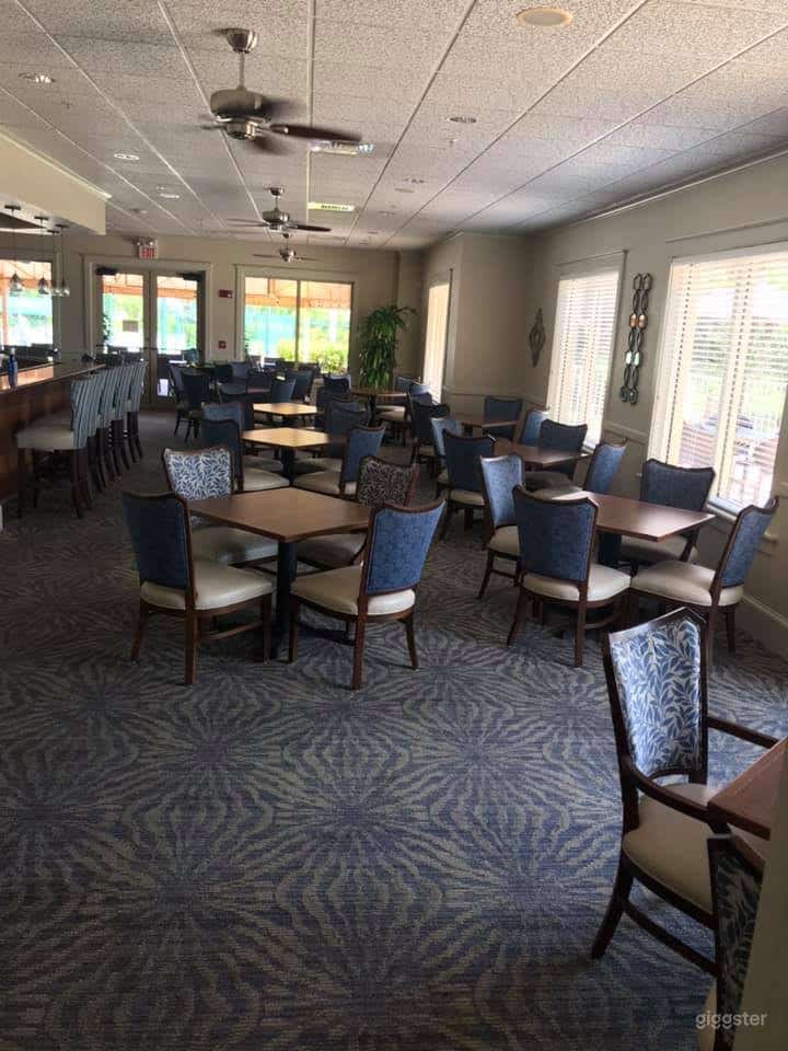  Classic Pub in Naples 