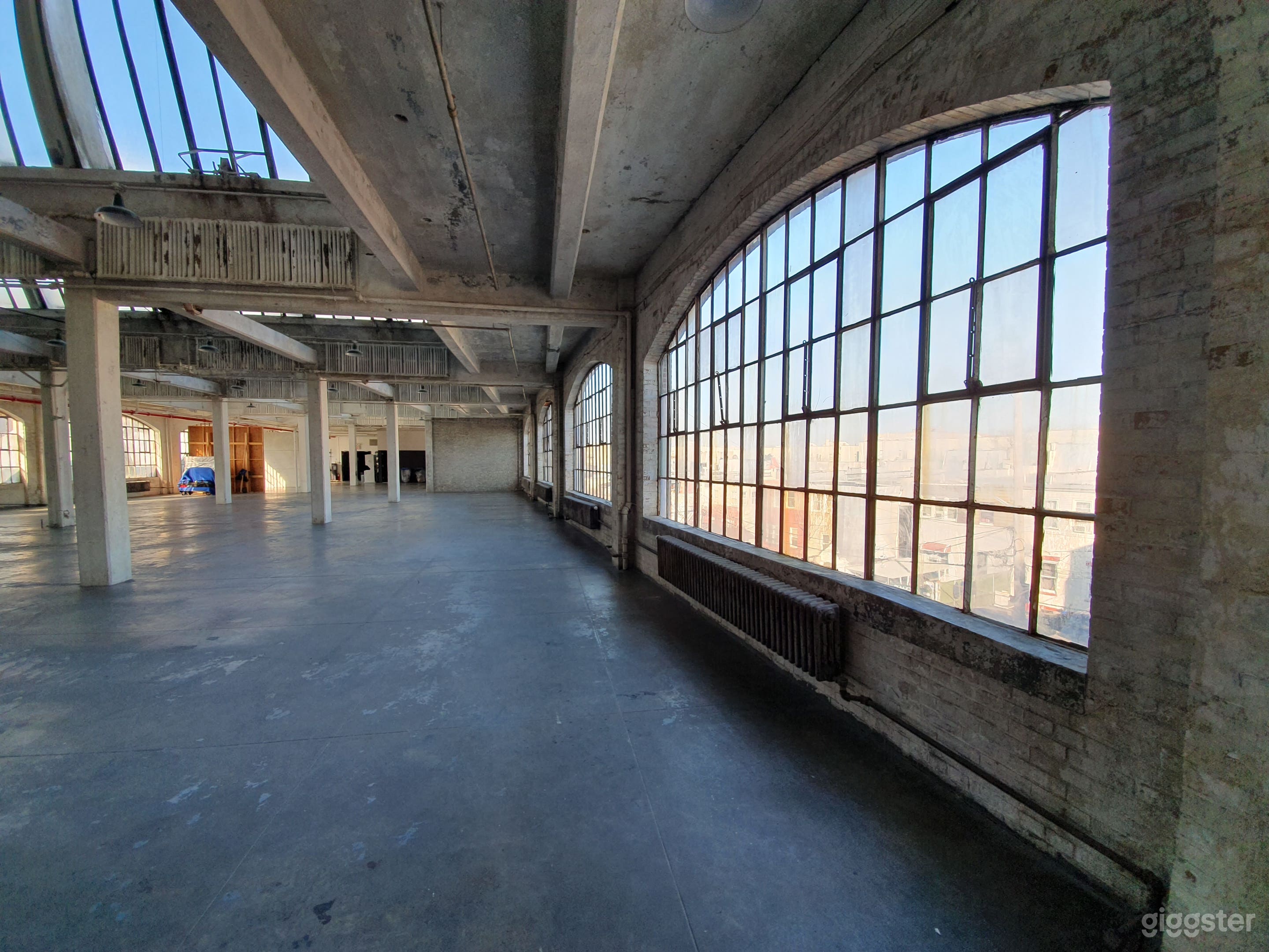 Fantastic UNIQUE Warehouse Photo 4