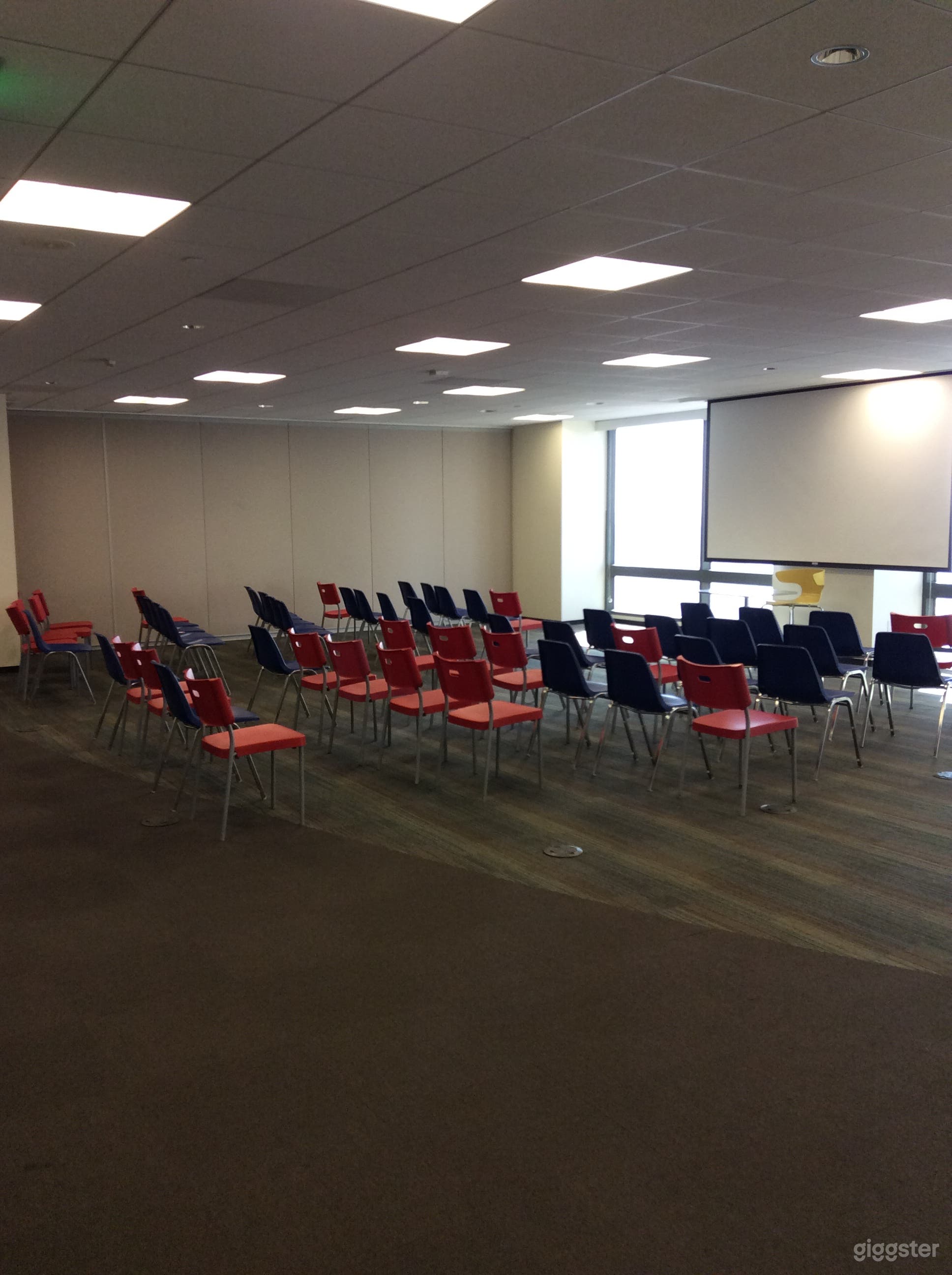 Huge Space For Meetings &amp; Seminars Only Photo 3