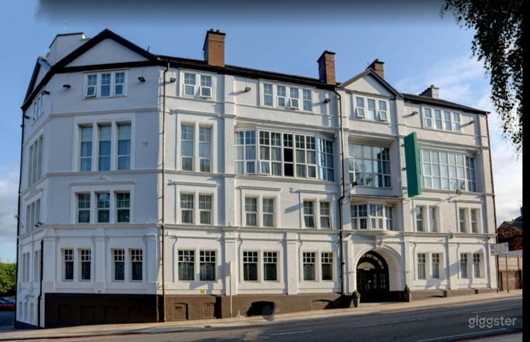  A Stylish Hotel Near Stokes - Whole  