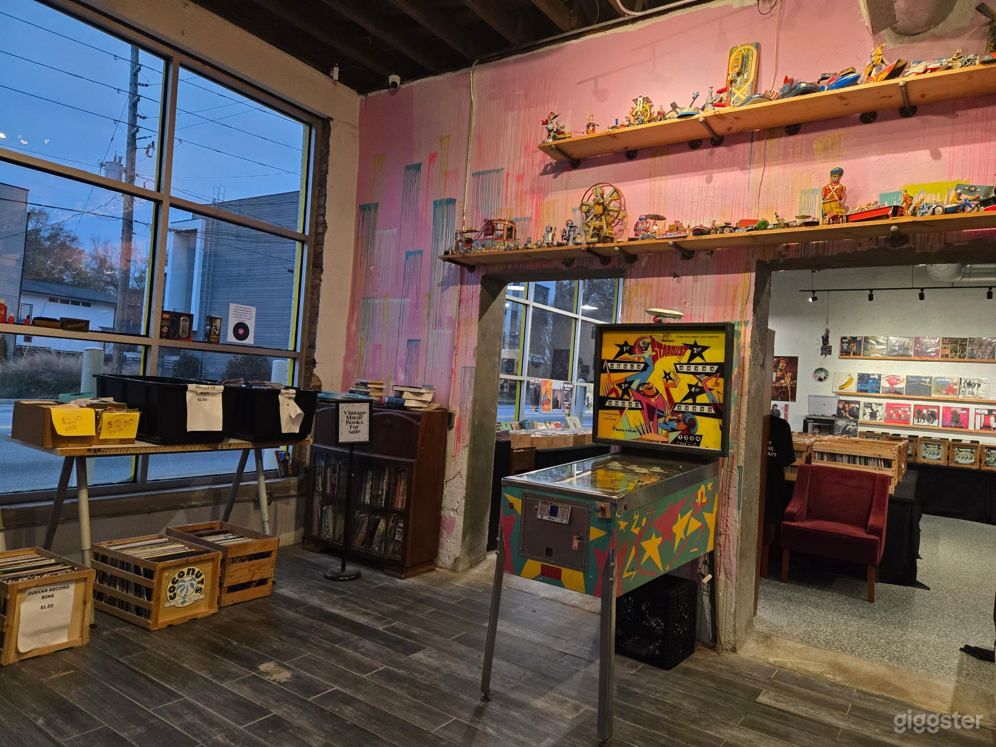 Vintage style, Cool, Hip vibe  Photo 2