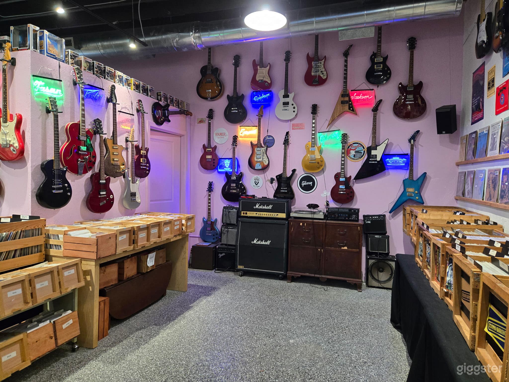 Vintage style, Cool, Hip vibe  Photo 3